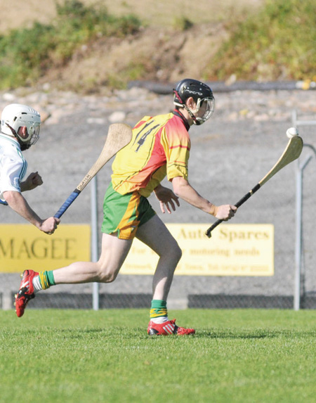 Aodh Ruadh take the junior hurling championship title.