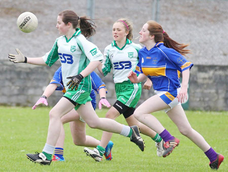 Action from the under 14 ladies league game between Aodh Ruadh and Kilcar.