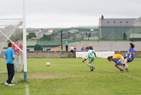 Action from the under 14 ladies league game between Aodh Ruadh and Kilcar.