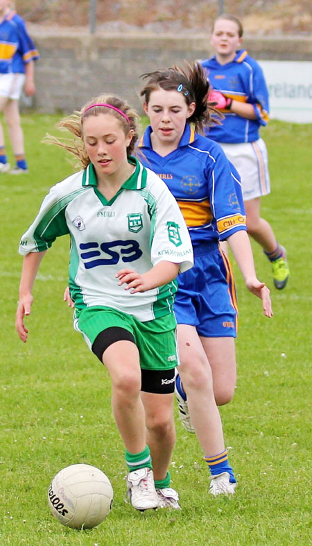 Action from the under 14 ladies league game between Aodh Ruadh and Kilcar.