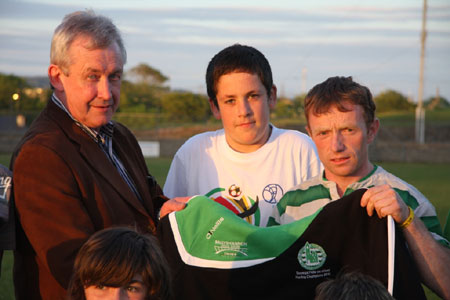 Feile hurlers get a fine send off.